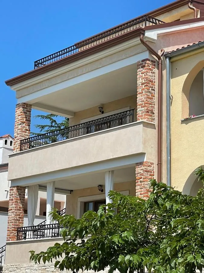 Apartments Sanja Pinezici